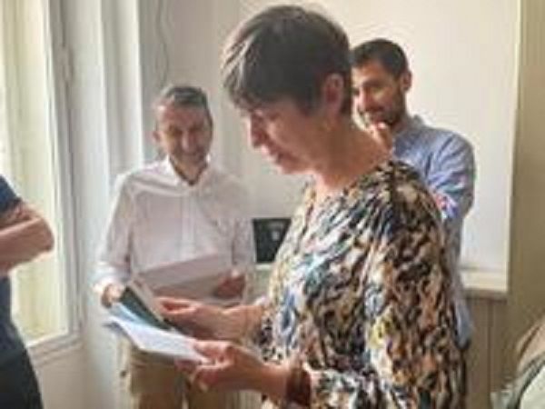 Mme Sylvie Chatandeau