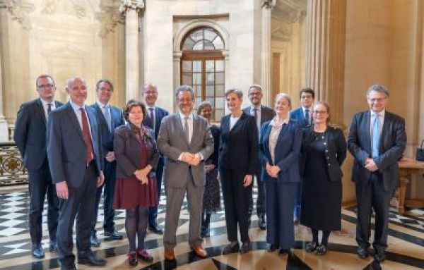 From left to right : Laurent Domingo, Ulrik von Essen, Thomas Bull, Martine de Boisdeffre, Yves Gounin,  Didier-Roland Tabuteau, Nathalie Destais-Gauthier, Helena Jäderblom, Stéphane Hoynck, Ingall-Lill Askersjö, Alexandre Trémolière, Katarina Grén, Rémy Schwartz